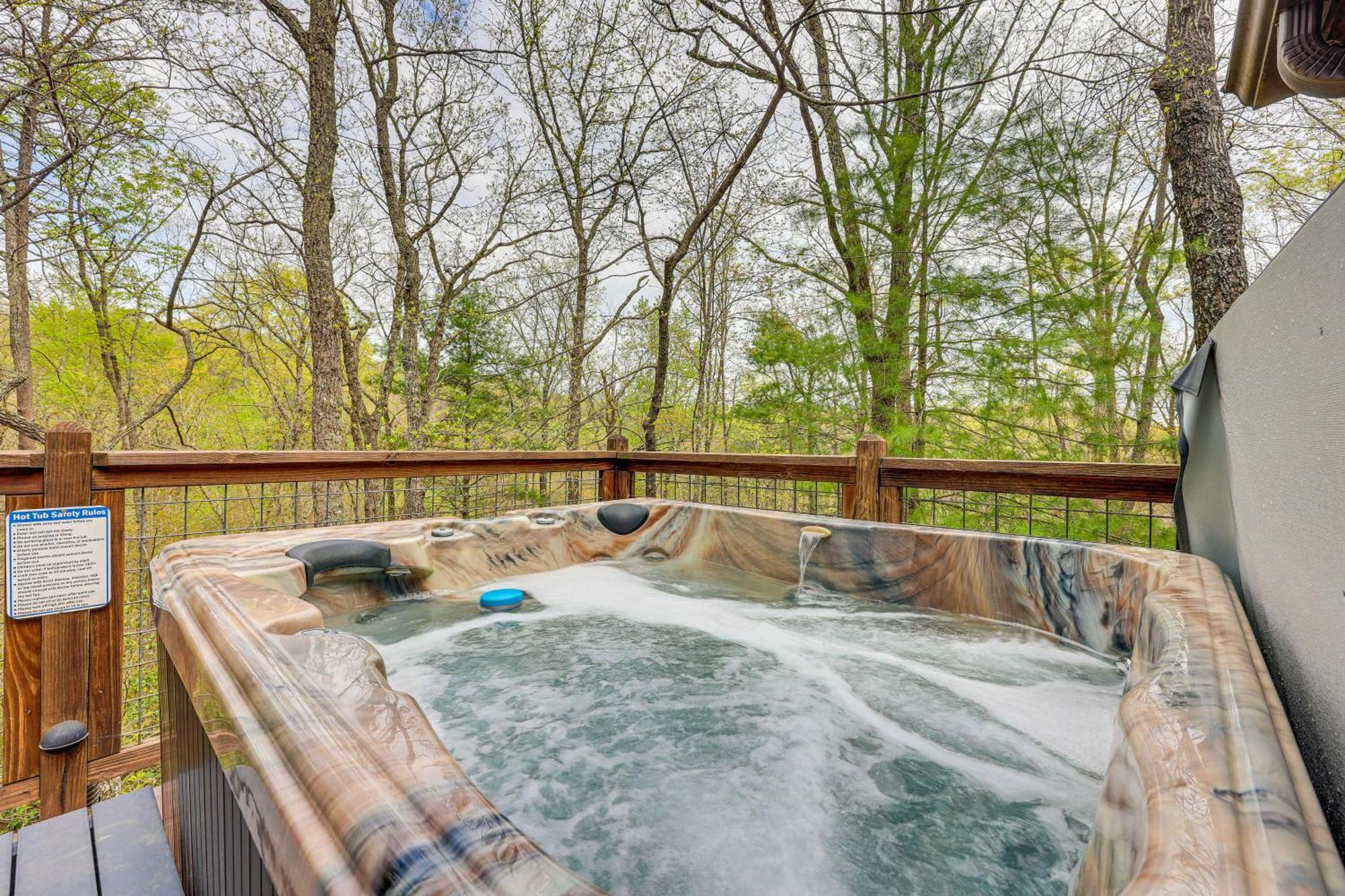 Cozy Cabin In Private Location With Hot Tub And Grill! Blue Ridge Eksteriør bilde